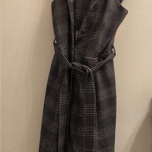 Calvin Klein Black and Gray Sheath Dress V-Neck Sleeveless